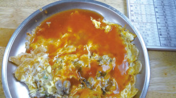 相席ご免! 嘉義から毎日直送のカキはプリッと新鮮|布袋鮮の蚵