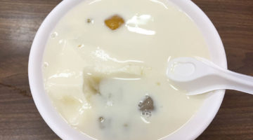 媽媽が作るやさしい豆花。暑い夏には氷を入れて|豆花鄉